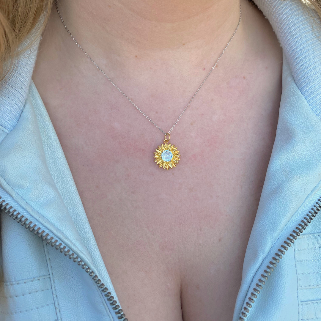 Elegant Sunflower Love Necklace - Limited Time Offer!